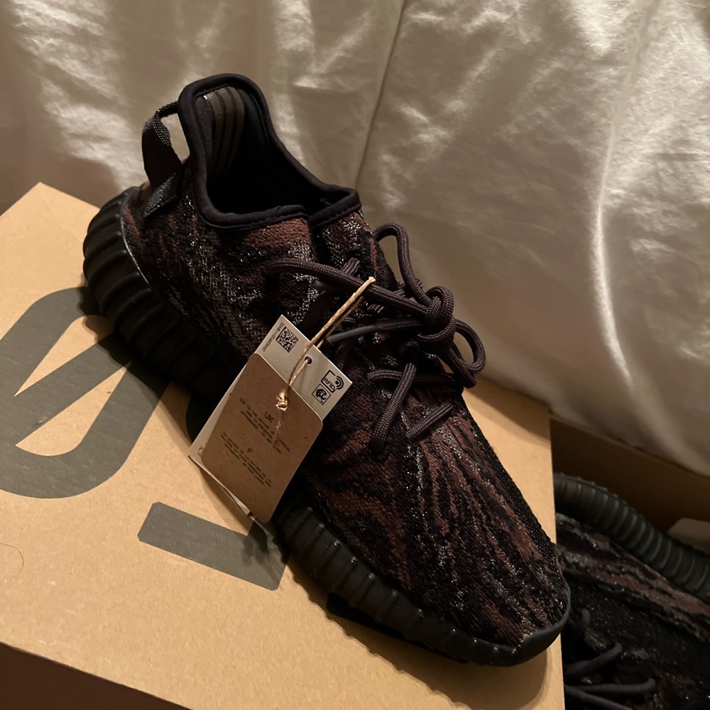 Yeezy 350 Mx Rock - Brown/ Black NWT AUTHENTIC !!